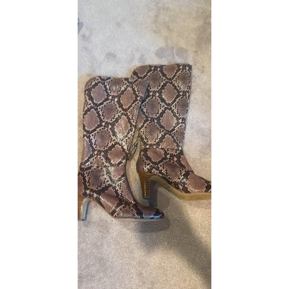Anne Klein Snakeskin Print‎ Tall Knee High Boots Brown Tan Almond Toe Heel 8.5M